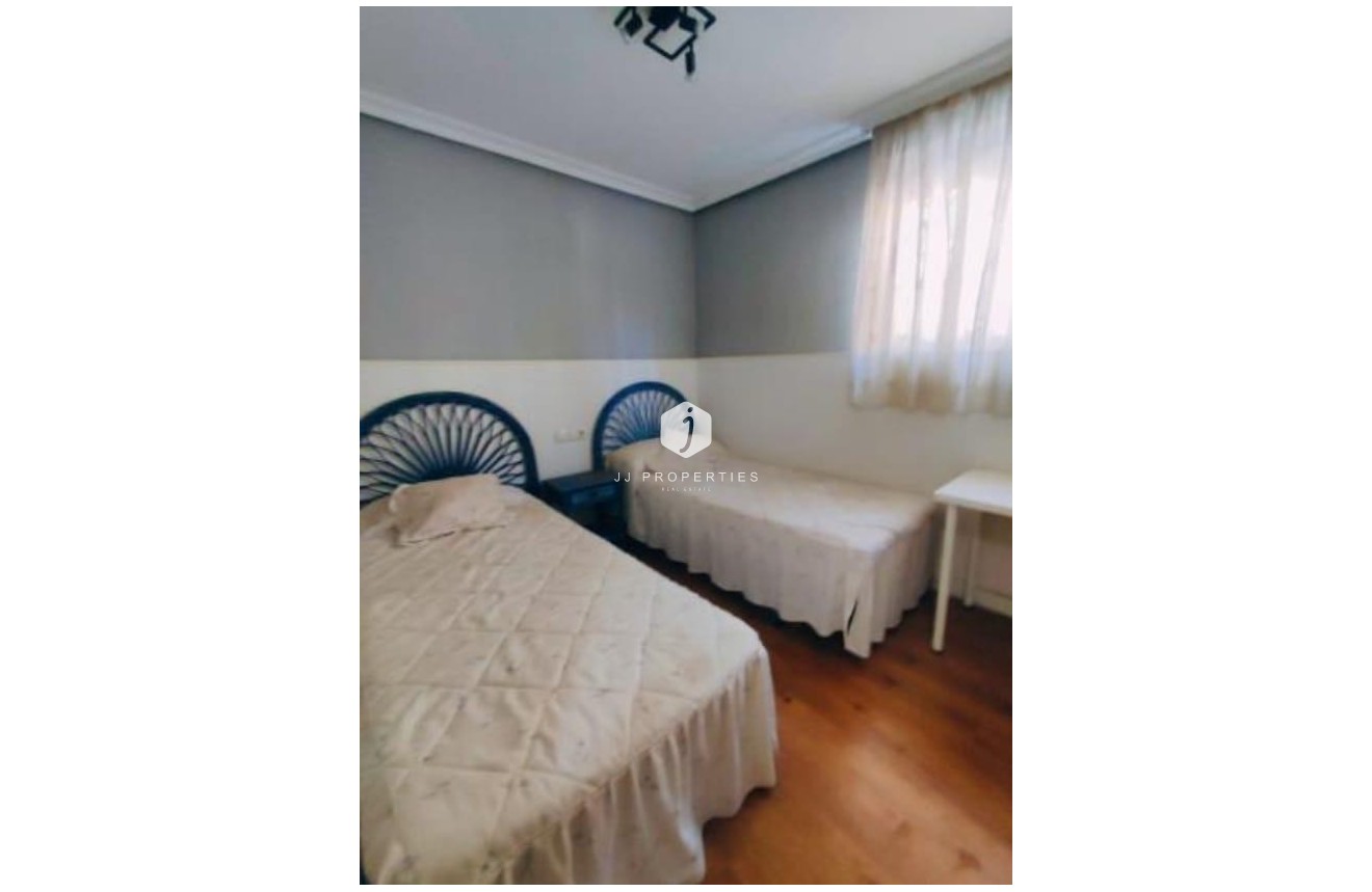 Tweedehands - Villa -
Torrevieja - aguas nuevas