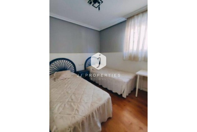 Tweedehands - Villa -
Torrevieja - aguas nuevas