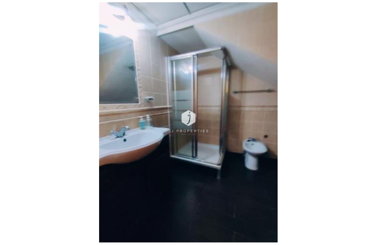 Tweedehands - Villa -
Torrevieja - aguas nuevas