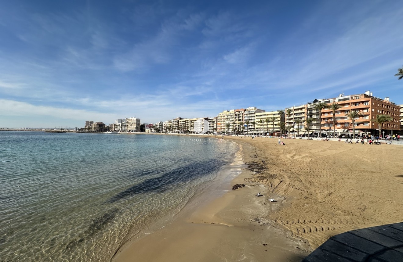 Z drugiej ręki - Mieszkanie w bloku -
Torrevieja - Costa Blanca