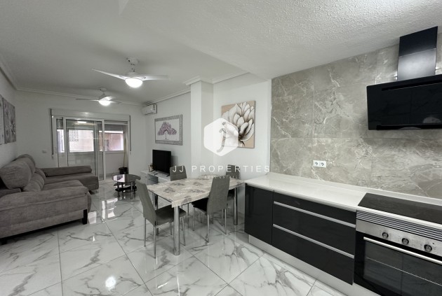 Z drugiej ręki - Mieszkanie w bloku -
Torrevieja - Costa Blanca