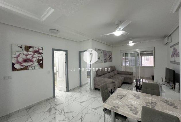 Z drugiej ręki - Mieszkanie w bloku -
Torrevieja - Costa Blanca