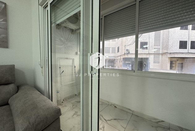 Z drugiej ręki - Mieszkanie w bloku -
Torrevieja - Costa Blanca