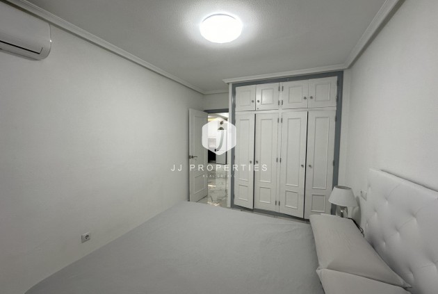 Z drugiej ręki - Mieszkanie w bloku -
Torrevieja - Costa Blanca