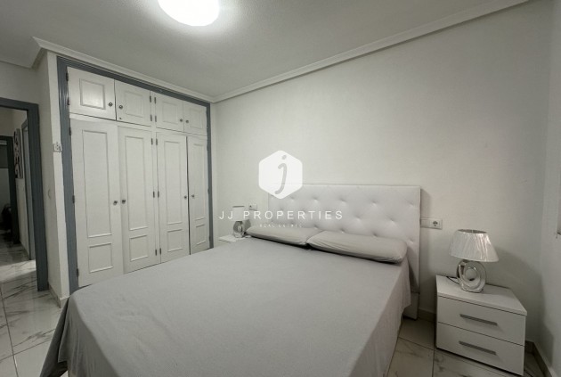 Z drugiej ręki - Mieszkanie w bloku -
Torrevieja - Costa Blanca