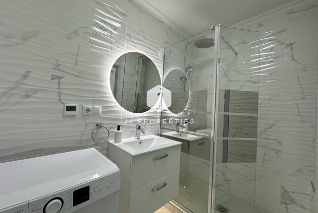 Z drugiej ręki - Mieszkanie w bloku -
Torrevieja - Costa Blanca