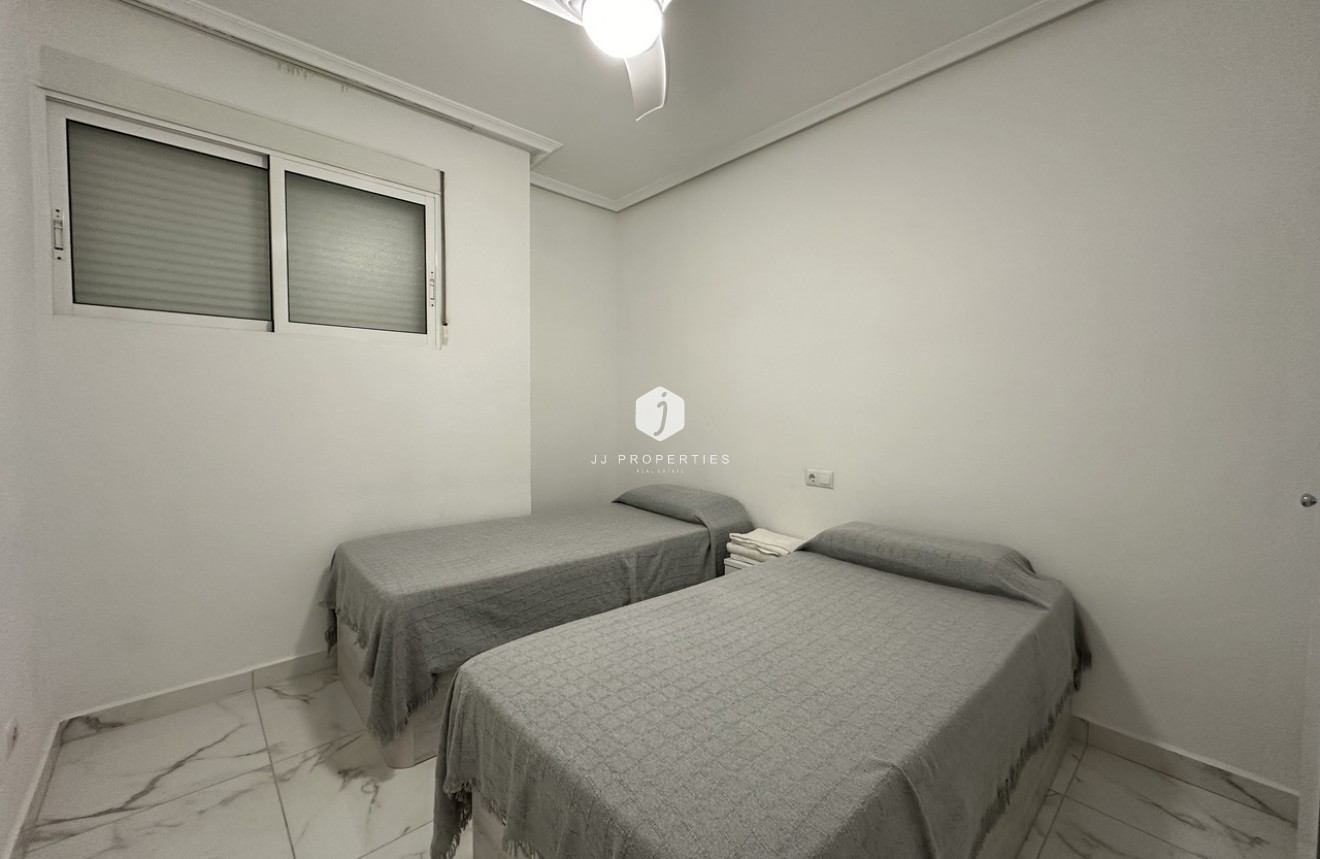 Z drugiej ręki - Mieszkanie w bloku -
Torrevieja - Costa Blanca