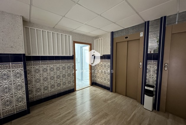 Z drugiej ręki - Mieszkanie w bloku -
Torrevieja - Costa Blanca