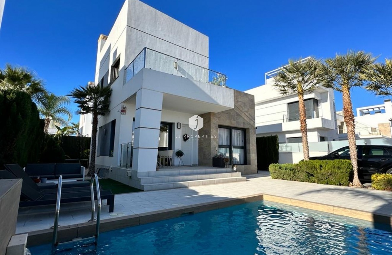 Tweedehands - Villa -
Ciudad Quesada - Costa Blanca