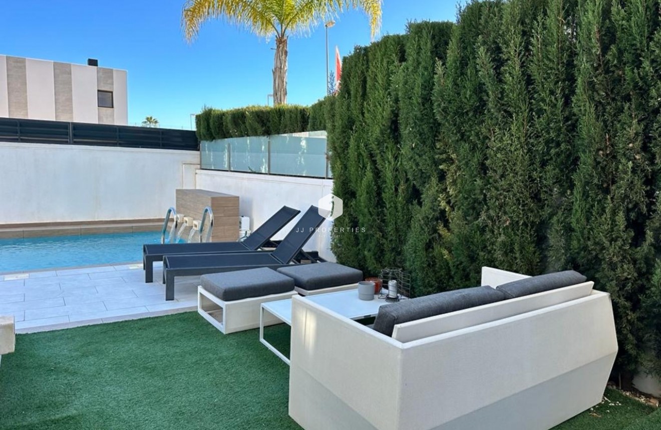 Tweedehands - Villa -
Ciudad Quesada - Costa Blanca