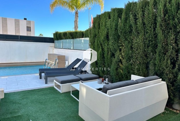 Tweedehands - Villa -
Ciudad Quesada - Costa Blanca