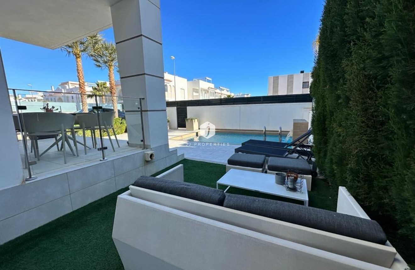 Tweedehands - Villa -
Ciudad Quesada - Costa Blanca