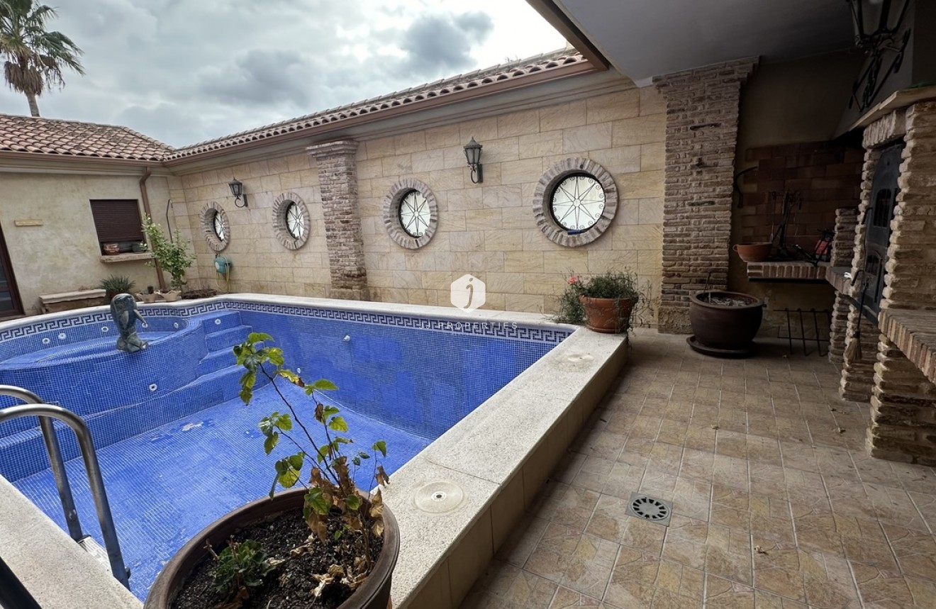 Tweedehands - Villa -
San Miguel de Salinas - Inland