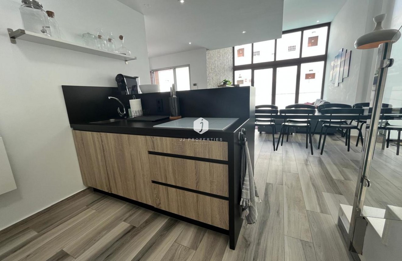 Tweedehands - Villa -
Los Altos - Costa Blanca