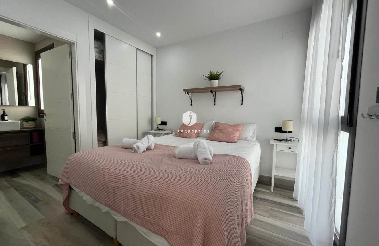 Tweedehands - Villa -
Los Altos - Costa Blanca