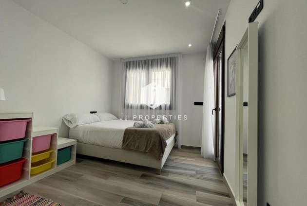 Tweedehands - Villa -
Los Altos - Costa Blanca