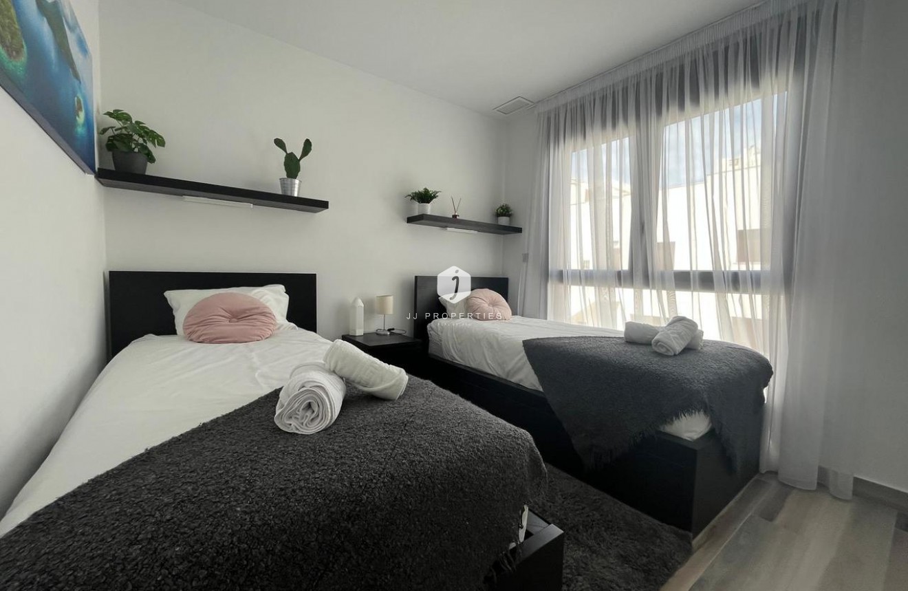 Tweedehands - Villa -
Los Altos - Costa Blanca