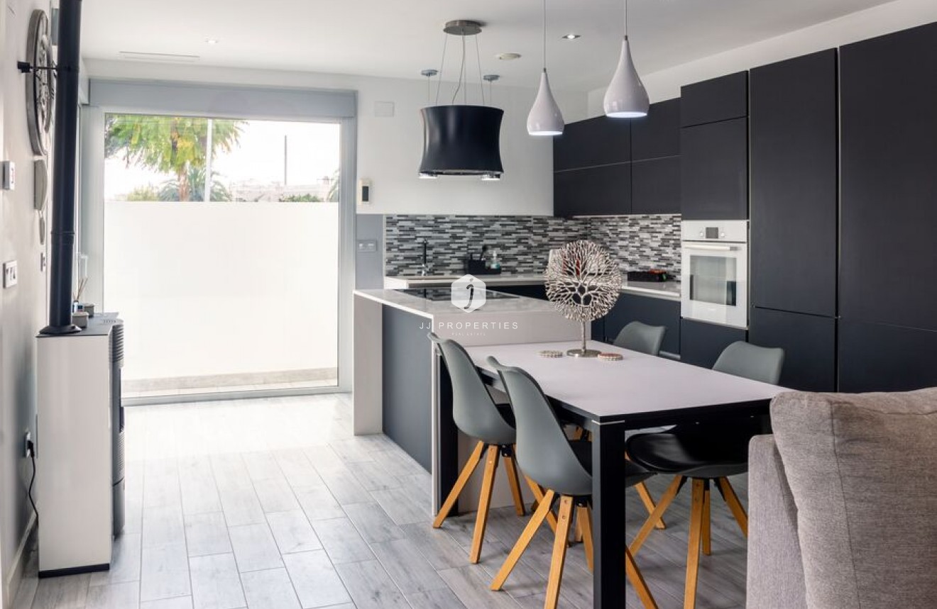 Tweedehands - Villa -
Daya Vieja - Costa Blanca