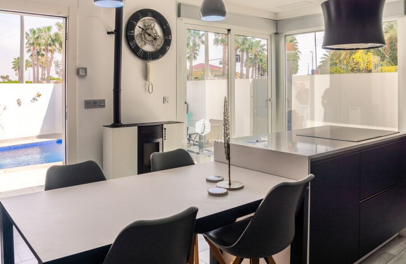 Tweedehands - Villa -
Daya Vieja - Costa Blanca