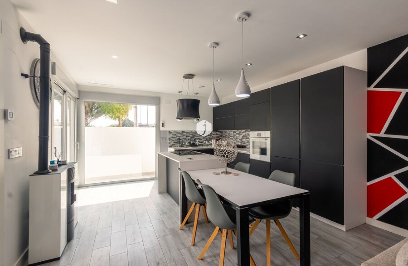 Tweedehands - Villa -
Daya Vieja - Costa Blanca