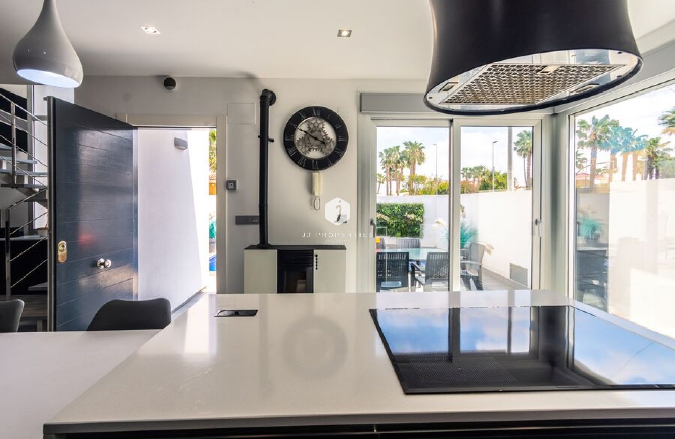 Tweedehands - Villa -
Daya Vieja - Costa Blanca