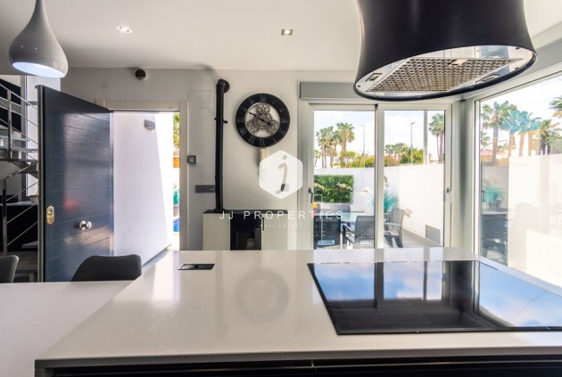 Tweedehands - Villa -
Daya Vieja - Costa Blanca