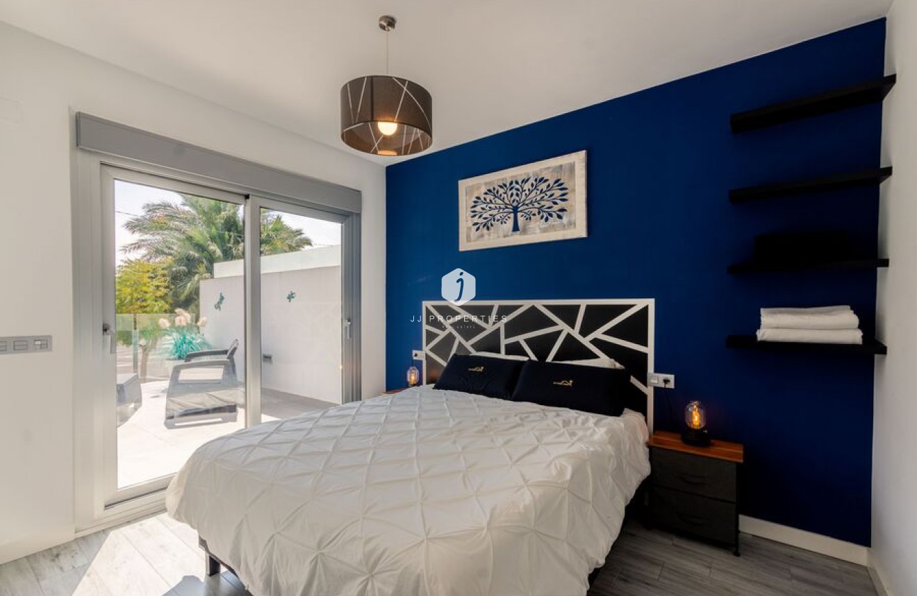 Tweedehands - Villa -
Daya Vieja - Costa Blanca