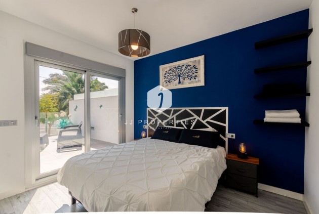 Tweedehands - Villa -
Daya Vieja - Costa Blanca