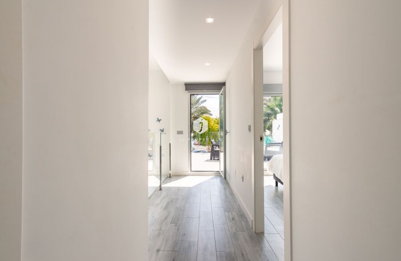 Tweedehands - Villa -
Daya Vieja - Costa Blanca