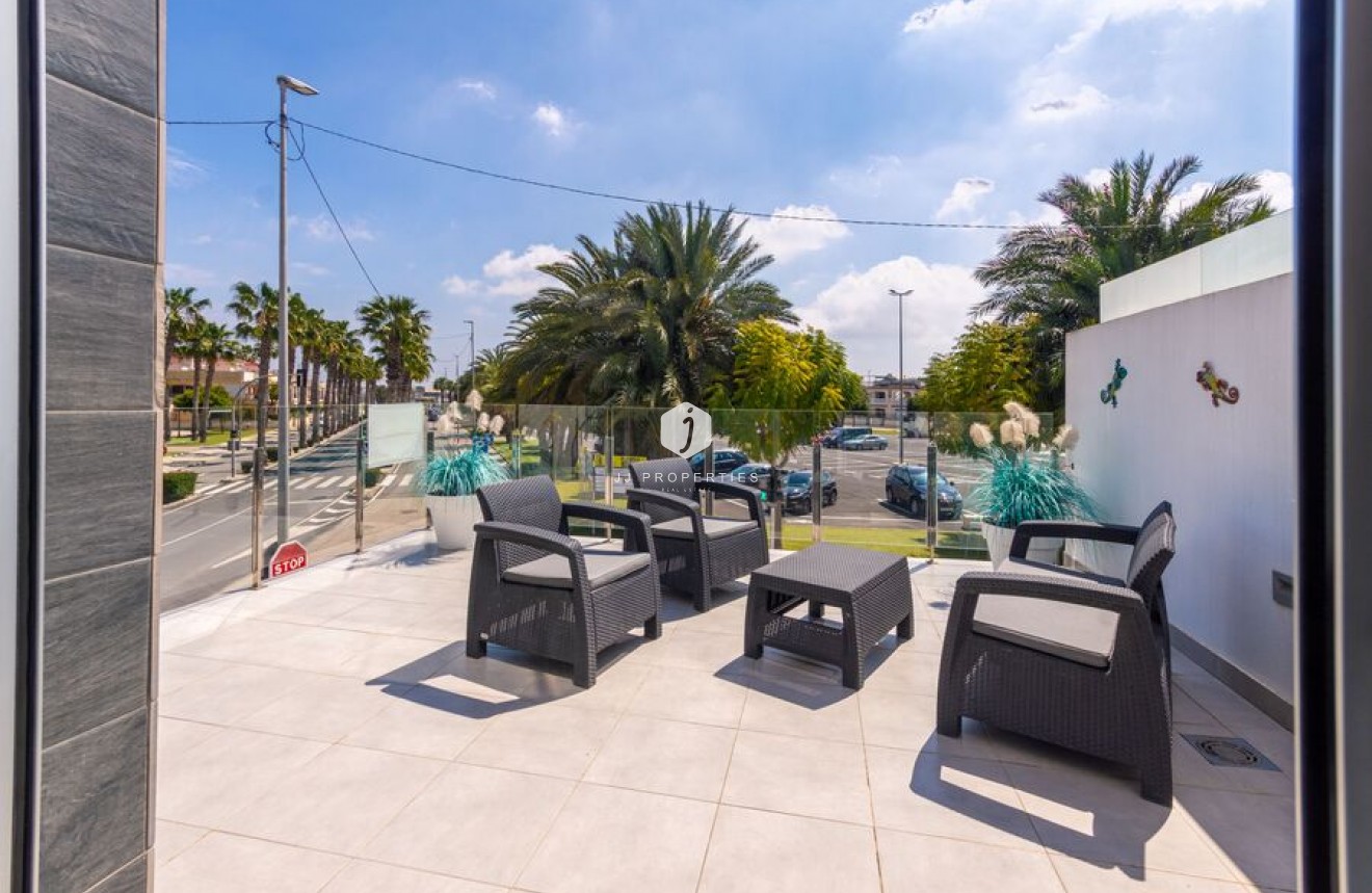 Tweedehands - Villa -
Daya Vieja - Costa Blanca