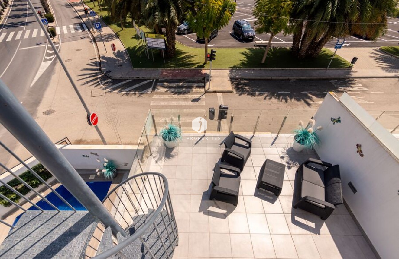 Tweedehands - Villa -
Daya Vieja - Costa Blanca