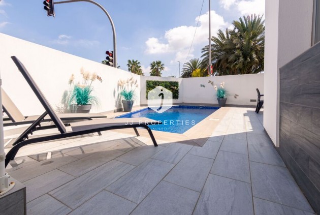 Tweedehands - Villa -
Daya Vieja - Costa Blanca