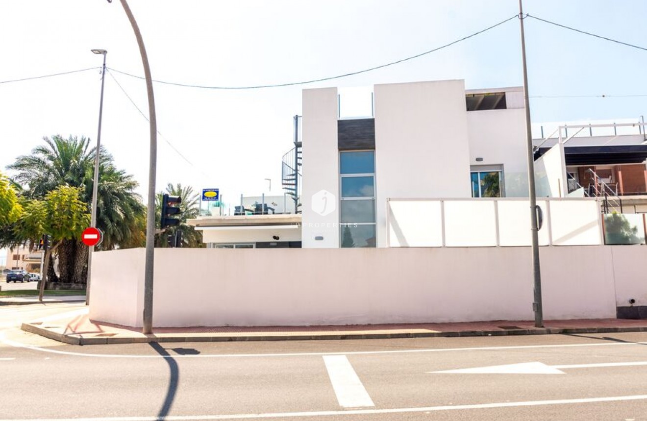 Tweedehands - Villa -
Daya Vieja - Costa Blanca