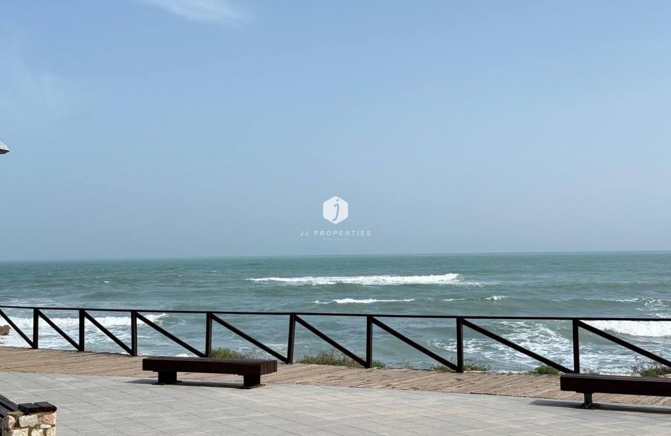 Tweedehands - Appartement / flat -
Orihuela Costa - Punta Prima