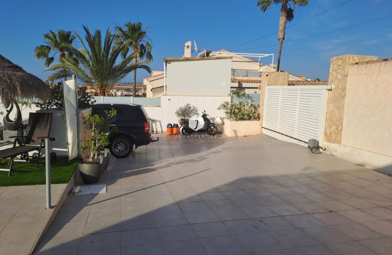 Tweedehands - Villa -
Ciudad Quesada - Costa Blanca