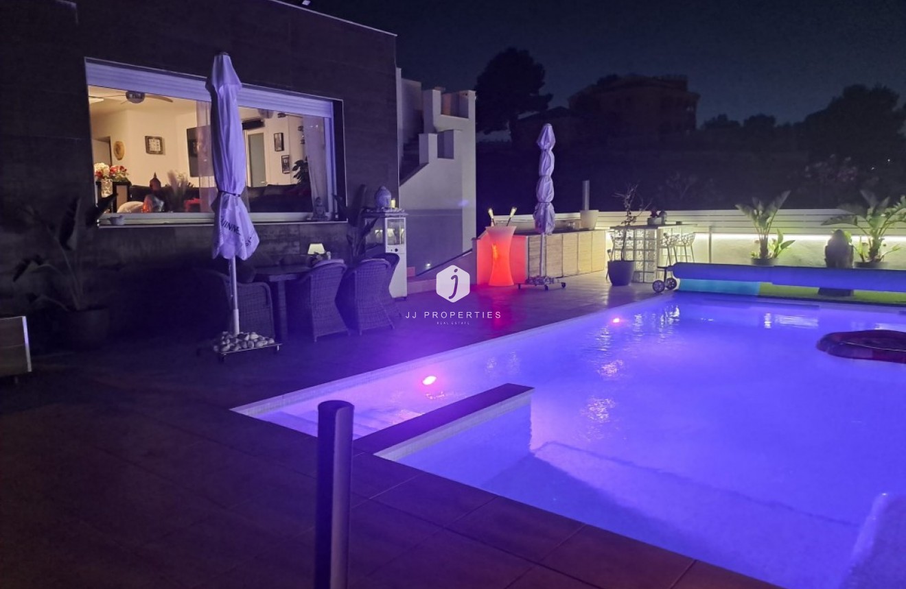 Tweedehands - Villa -
Ciudad Quesada - Costa Blanca