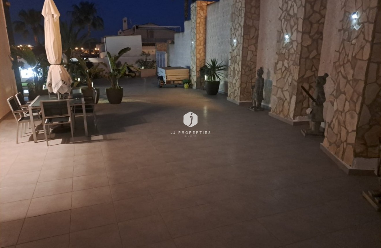 Tweedehands - Villa -
Ciudad Quesada - Costa Blanca