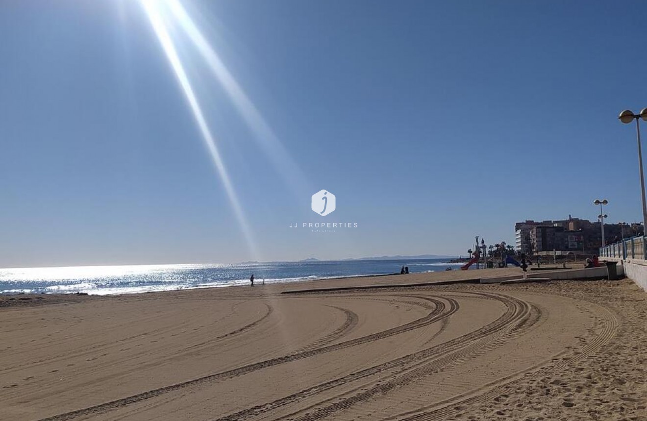 Tweedehands - Appartement / flat -
Torrevieja - PLAYA LOS LOCOS