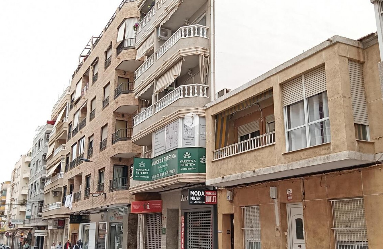 Tweedehands - Appartement / flat -
Torrevieja - CENTRE