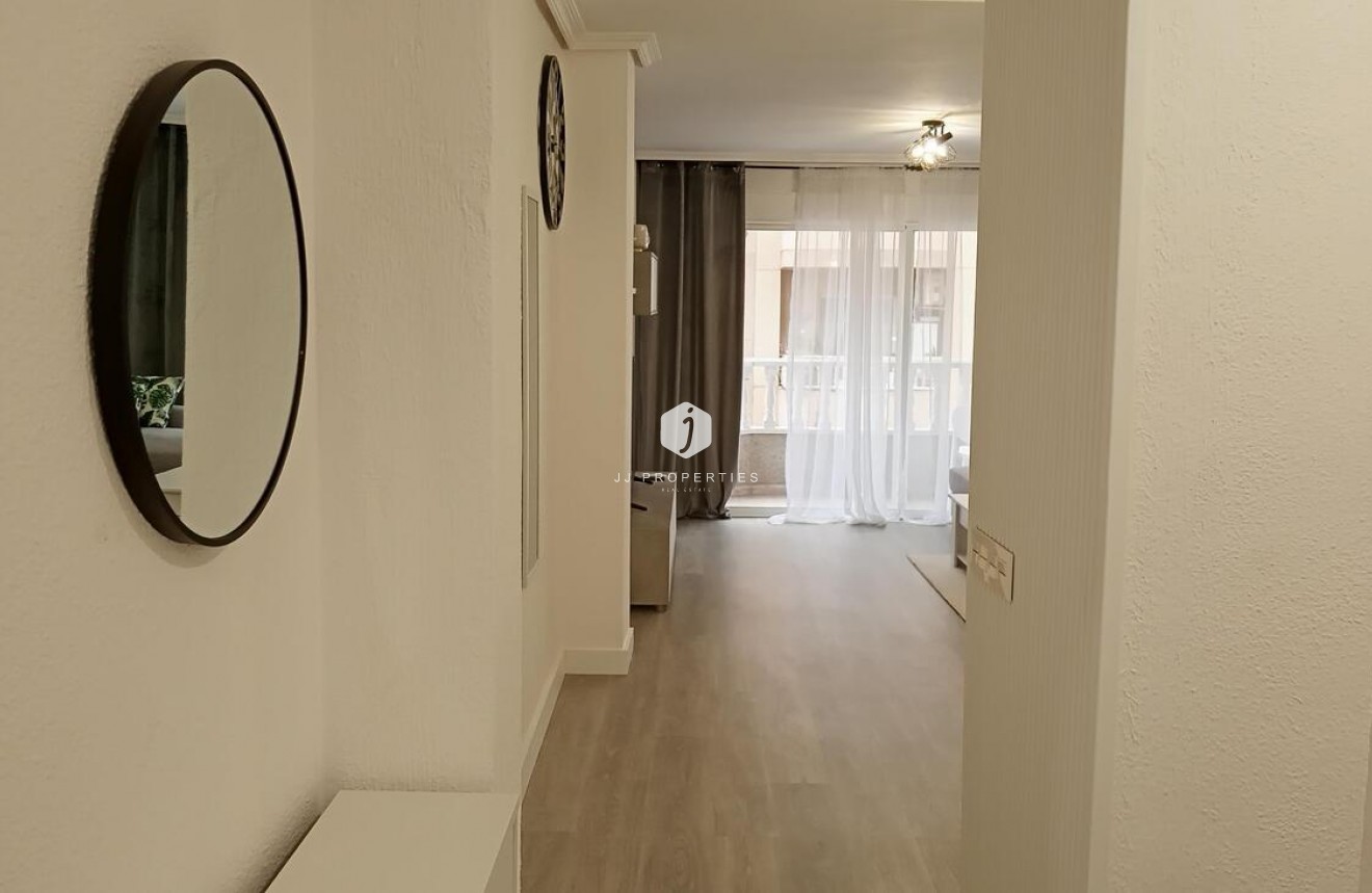 Tweedehands - Appartement / flat -
Torrevieja - CENTRE