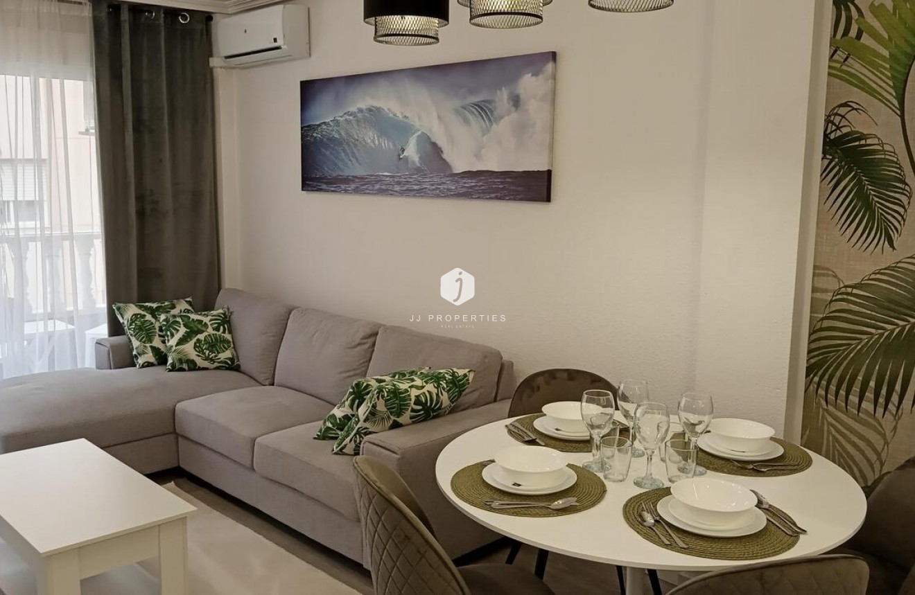 Tweedehands - Appartement / flat -
Torrevieja - CENTRE