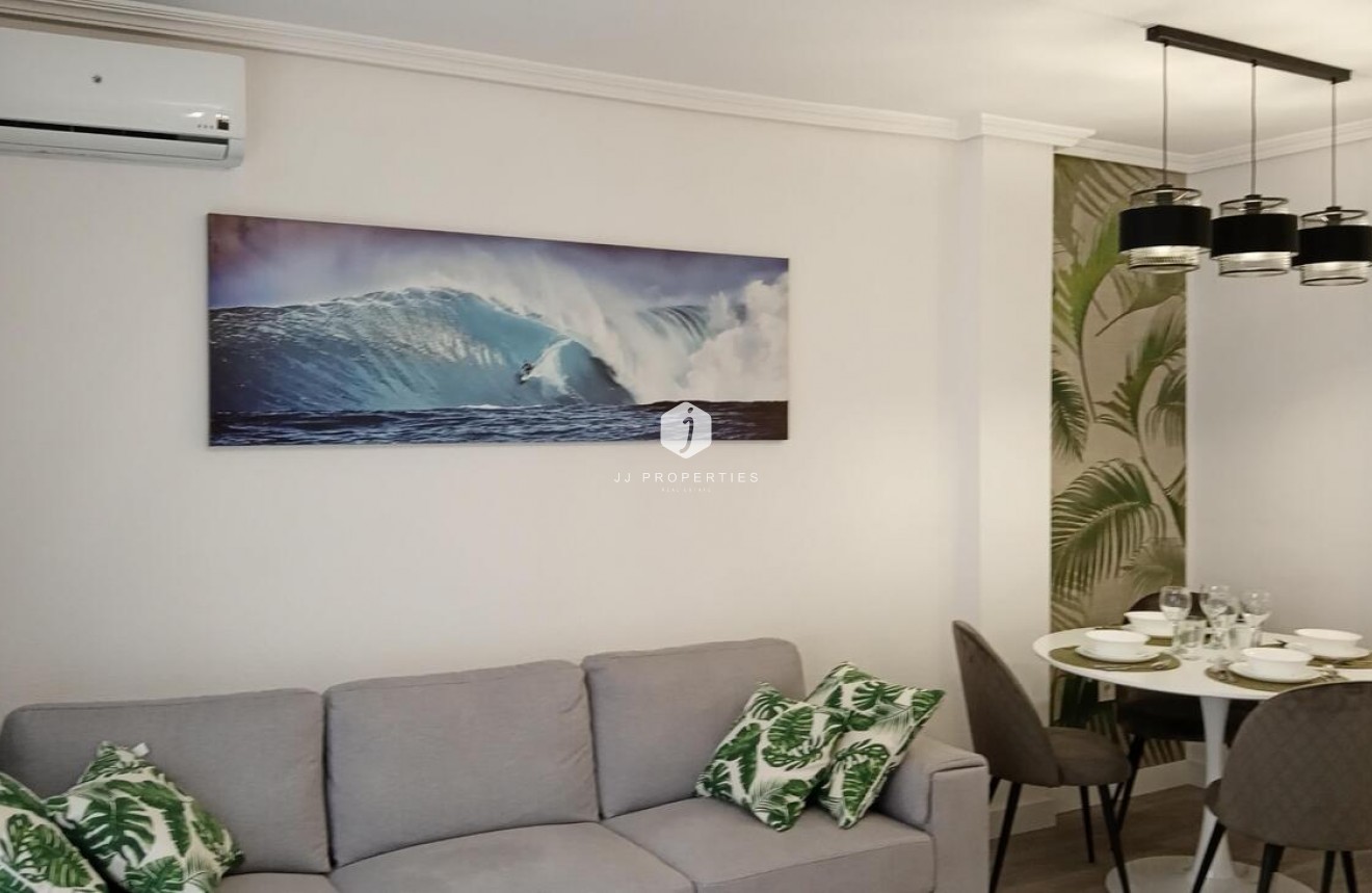 Tweedehands - Appartement / flat -
Torrevieja - CENTRE