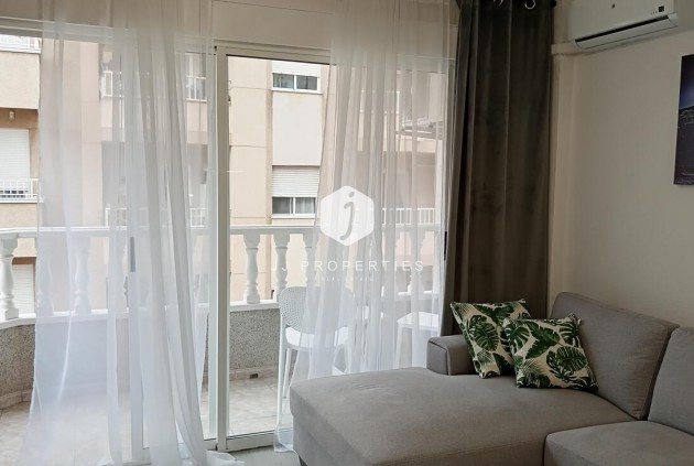 Tweedehands - Appartement / flat -
Torrevieja - CENTRE