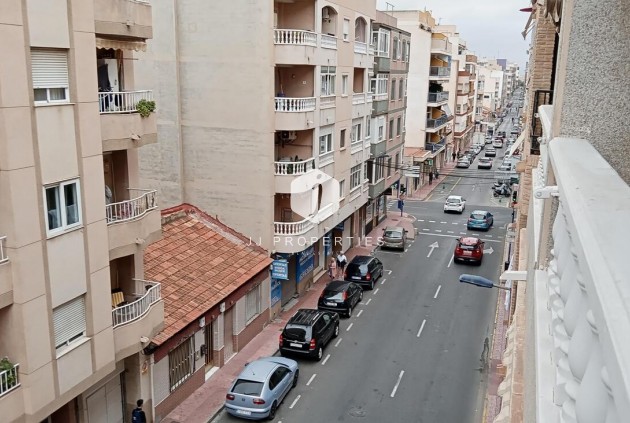 Tweedehands - Appartement / flat -
Torrevieja - CENTRE