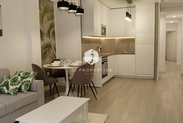 Tweedehands - Appartement / flat -
Torrevieja - CENTRE