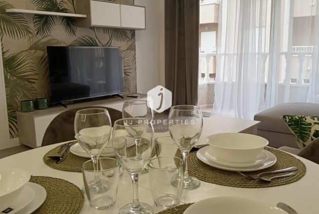 Tweedehands - Appartement / flat -
Torrevieja - CENTRE