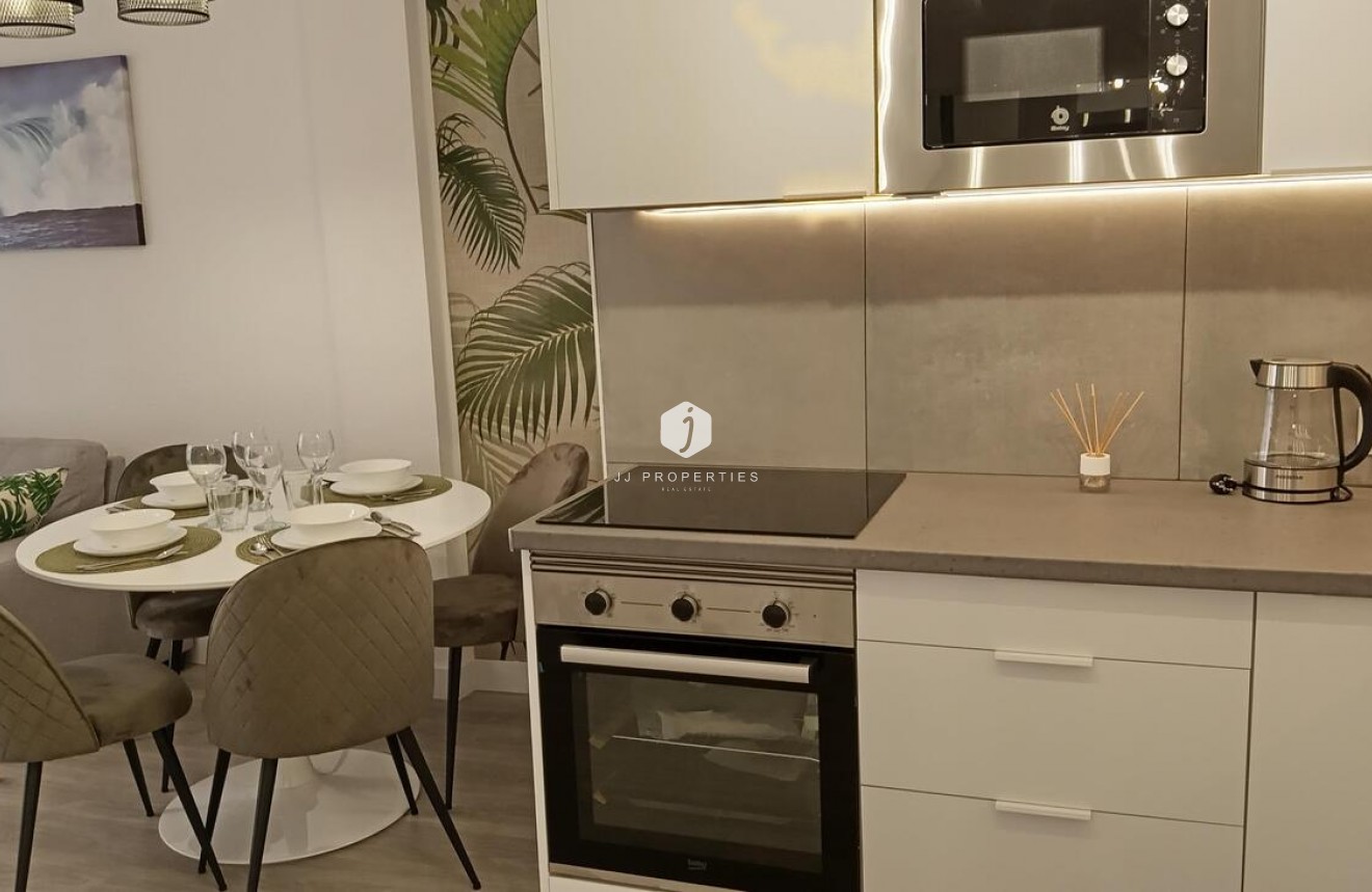 Tweedehands - Appartement / flat -
Torrevieja - CENTRE