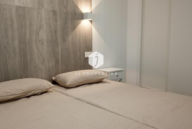 Tweedehands - Appartement / flat -
Torrevieja - CENTRE