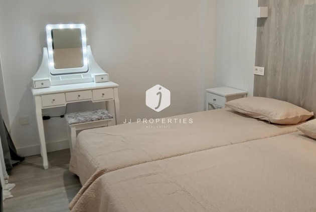 Tweedehands - Appartement / flat -
Torrevieja - CENTRE