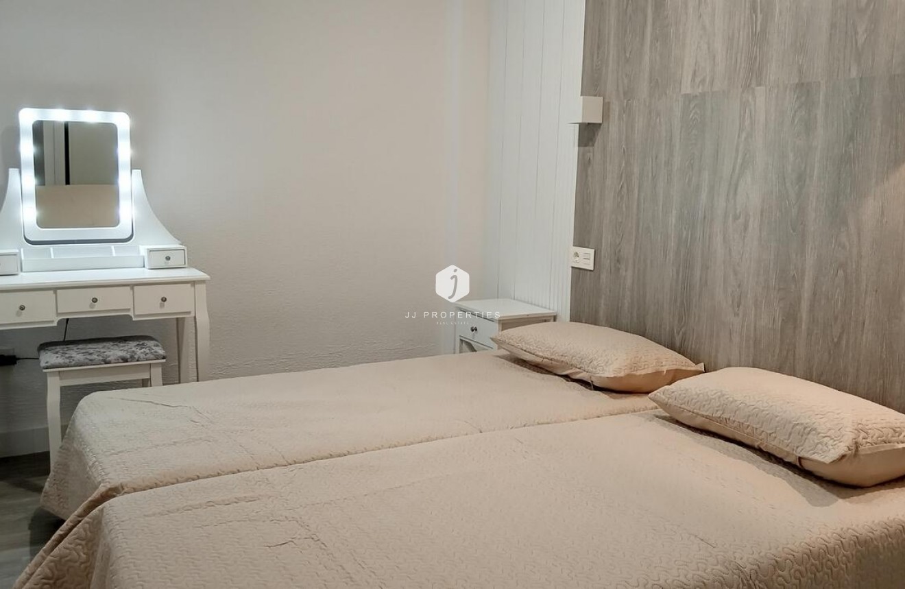 Tweedehands - Appartement / flat -
Torrevieja - CENTRE